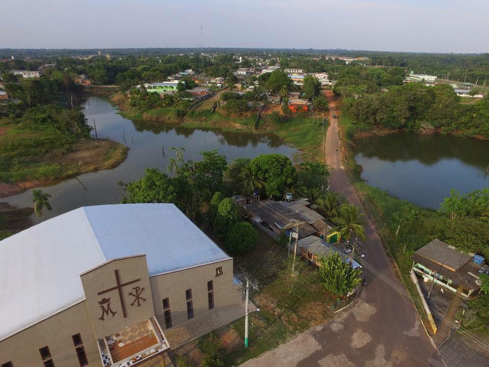 Careiro Castanho” no Amazonas está localizado a 102 KM de Manaus