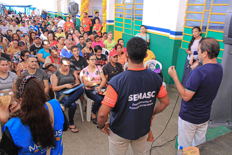 Prefeitura de Manaus atende 300 famílias com mutirão de Cadastro Único no bairro Compensa