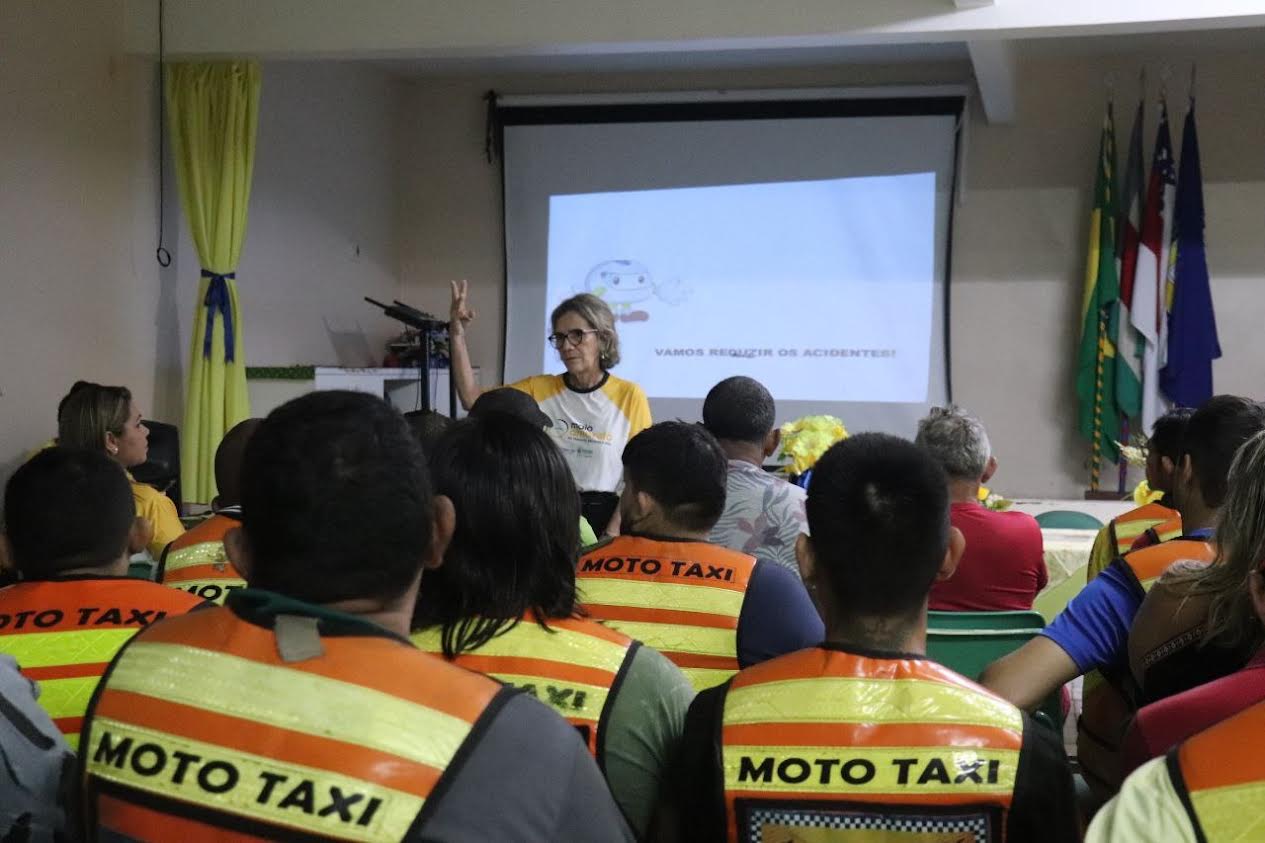 Parintins 2023: Mototaxistas participam de palestra sobre qualificação profissional e segurança no trânsito