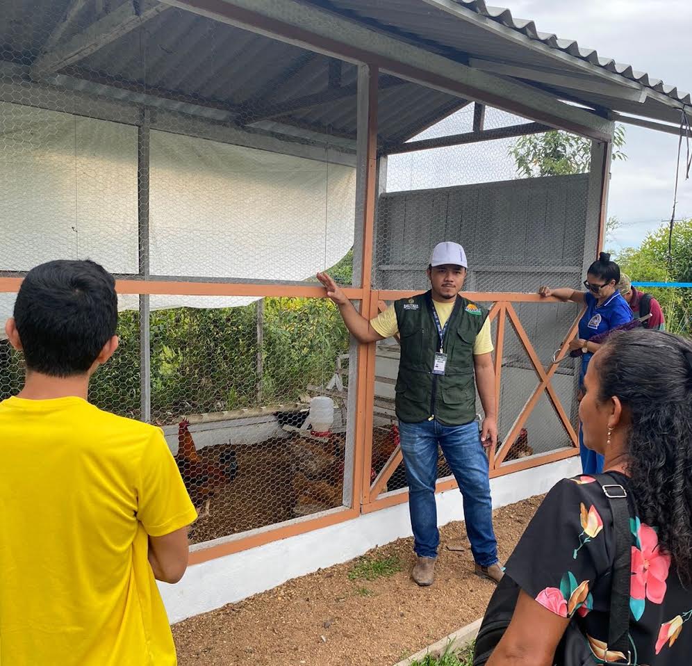 Idam orienta produtores familiares sobre manejo adequado de aves durante a estiagem