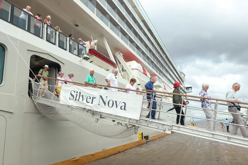 Silver Nova é o 8º navio a chegar em Manaus da temporada de cruzeiros 2023/2024