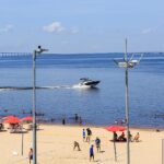 Prefeitura alerta para segurança no distanciamento de embarcações na praia da Ponta Negra