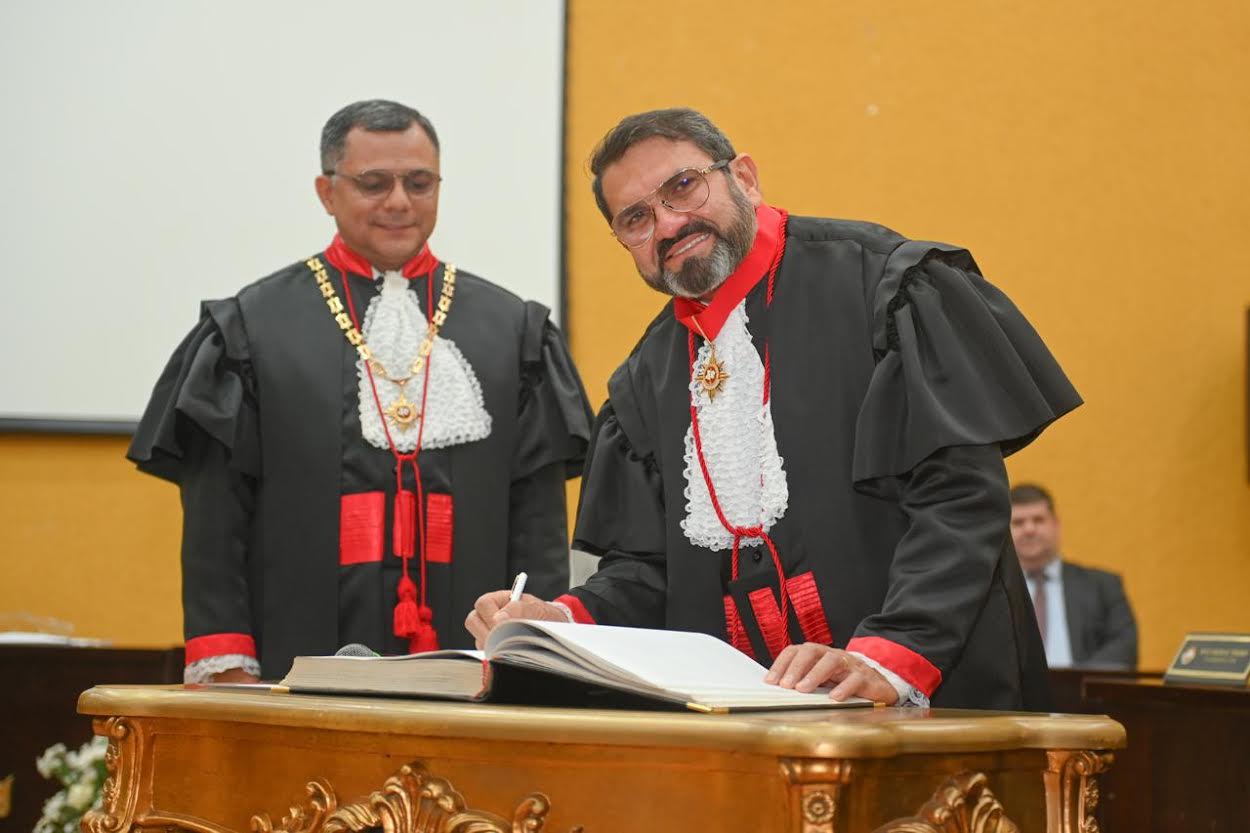 Ministério Público empossa Elvys de Paula Freitas como novo procurador de Justiça do Amazonas