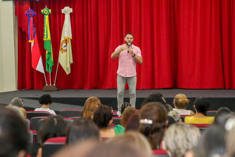 Prefeitura de Manaus realiza a primeira reunião com professores que atuam na Educação Especial