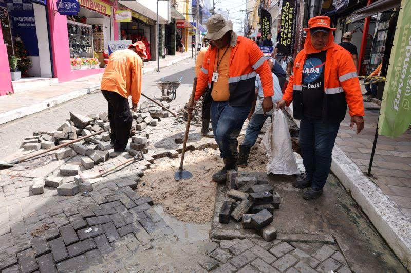 Prefeitura de Manaus trabalha na revitalização da rua Henrique Martins, no centro da cidade