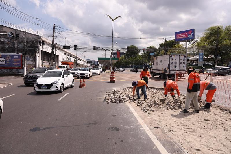 Prefeitura de Manaus segue com as obras de intervenções viárias em dois pontos da avenida Constantino Nery