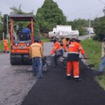 Moradores do ramal do Brasileirinho comemoram serviço de asfalto realizado pela Prefeitura de Manaus