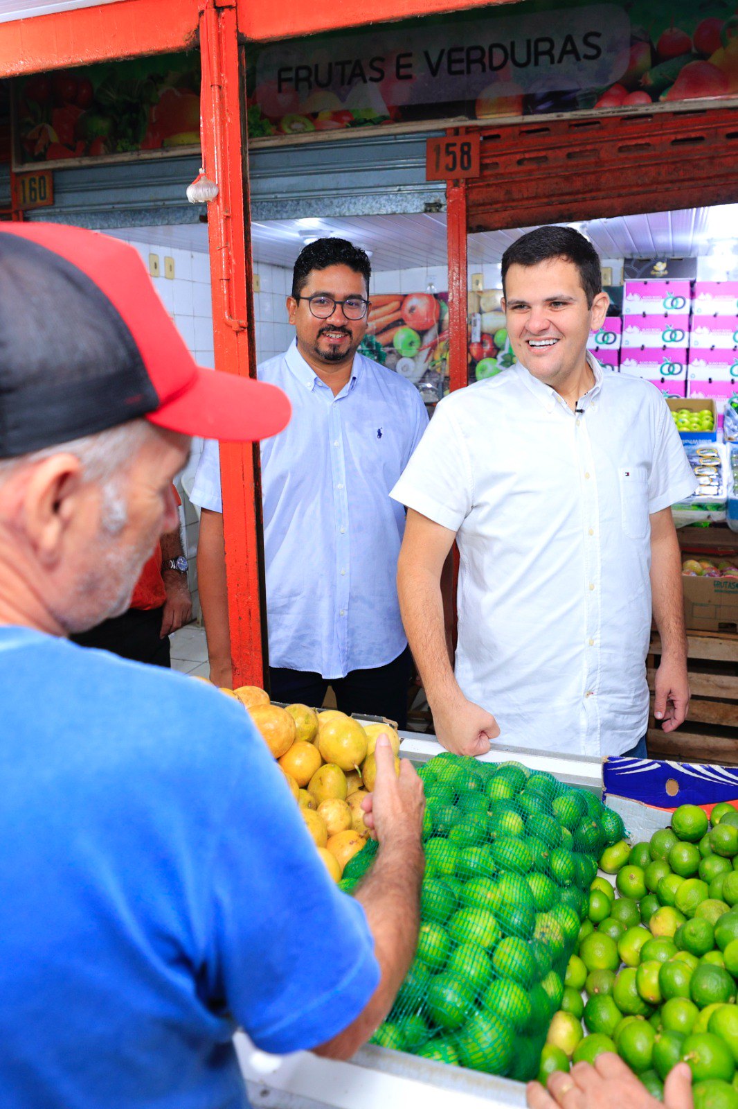 Prefeito em exercício Renato Junior retorna as feiras para diálogo com os permissionários