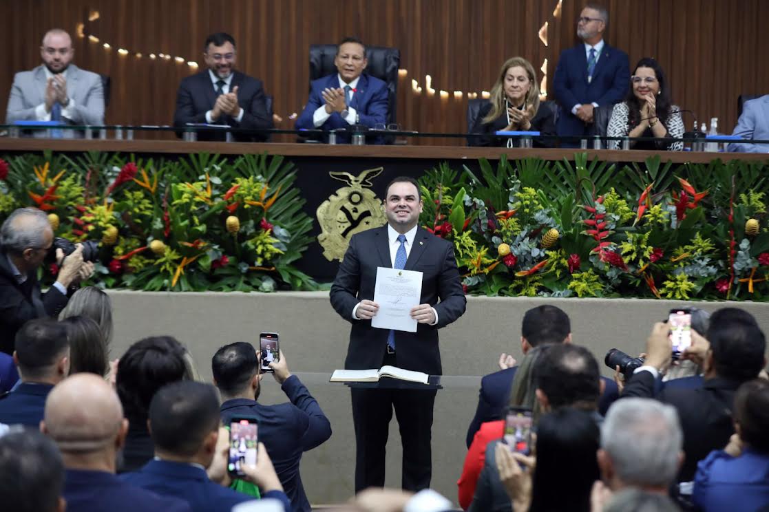 Roberto Cidade assume presidência da Assembleia Legislativa, reforçando compromisso com diálogo e união em benefício do Amazonas