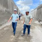 Prefeito David Almeida vistoria serviços finais do viaduto Rei Pelé