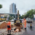 Prefeitura de Manaus recupera rede de drenagem profunda na avenida Jornalista Humberto Calderaro