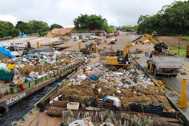 Prefeitura de Manaus retira mais de 200 toneladas de lixo em operação de transbordo