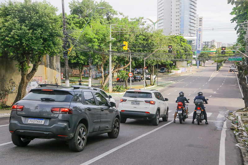 Novo semáforo na avenida Umberto Calderaro Filho com a Belo Horizonte inicia operação para aumentar segurança e reduzir acidentes