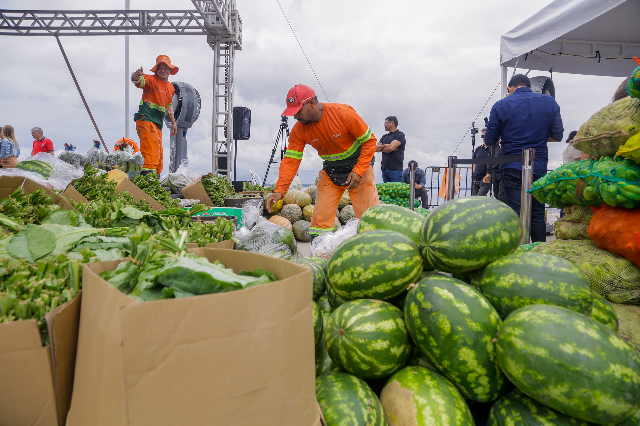 Prefeito David Almeida realiza entrega do Programa de Aquisição de Alimentos e fortalece a agricultura familiar