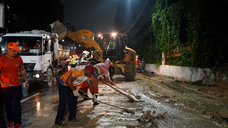 Com ação imediata, Prefeitura de Manaus libera avenida Mário Ypiranga Monteiro em apenas 3 horas de trabalho