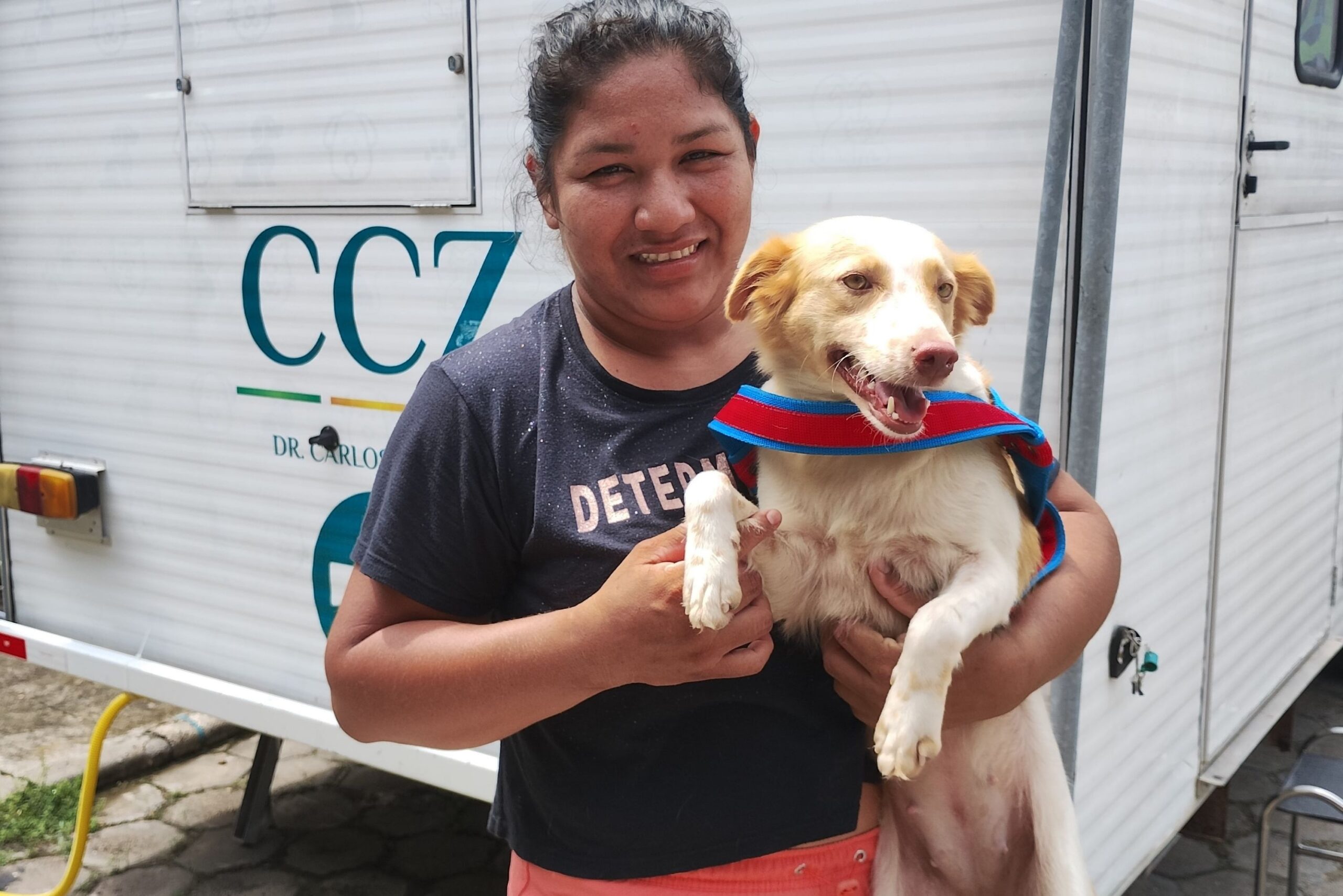 Castramóvel da Prefeitura de Manaus atende tutores de cães e gatos no Santa Etelvina