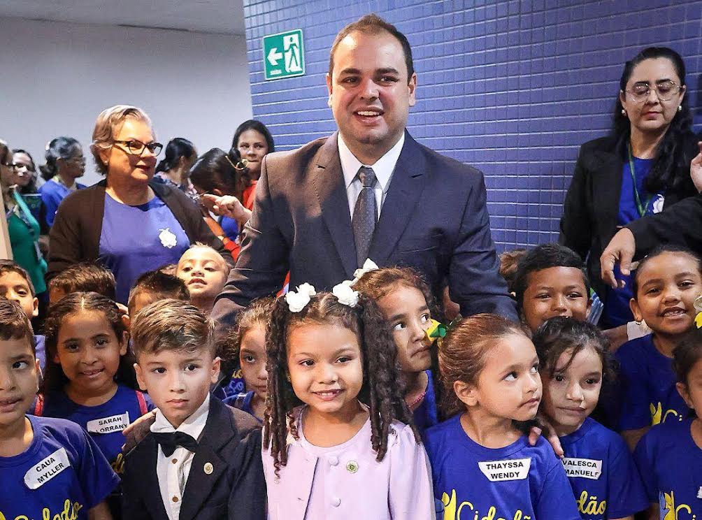 Dia Mundial da Infância: Roberto Cidade reforça Leis de sua autoria que promovem a saúde e o bem-estar de crianças e adolescentes