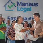 Prefeito David Almeida entrega 1.000 registros de imóveis a famílias do bairro Zumbi dos Palmares