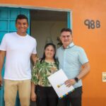 Prefeito David Almeida entrega 15 moradias reformadas pelo programa ‘Casa Manauara’ na comunidade Rio Piorini