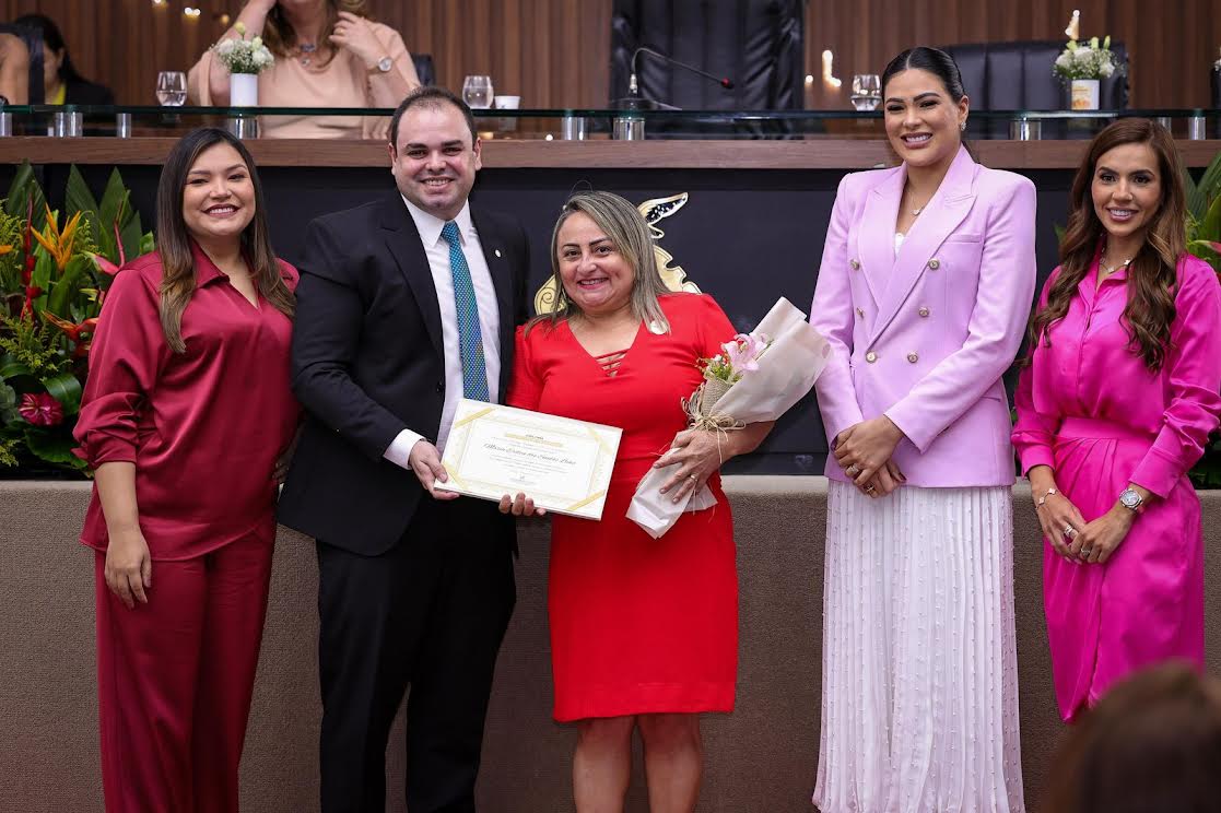 Presidente Roberto Cidade homenageia trajetórias de determinação e vitórias de mulheres amazonenses com o diploma ‘Mulher Cidadã Amazonense