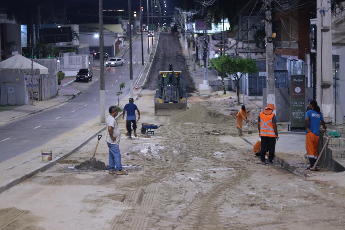 Prefeito em exercício Jander Lobato acompanha etapa de conclusão de fresagem para aplicação de asfalto em obra da avenida Maceió