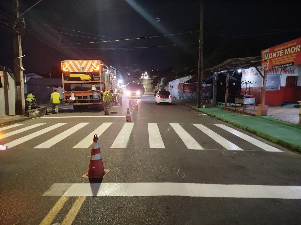 Prefeitura de Manaus reforça sinalização viária na zona Norte como parte das ações do ‘Maio Amarelo’