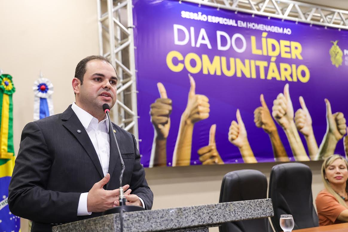 Presidente Roberto Cidade homenageia líderes comunitários e ressalta importância do ‘trabalho de rua’ na atenção à população