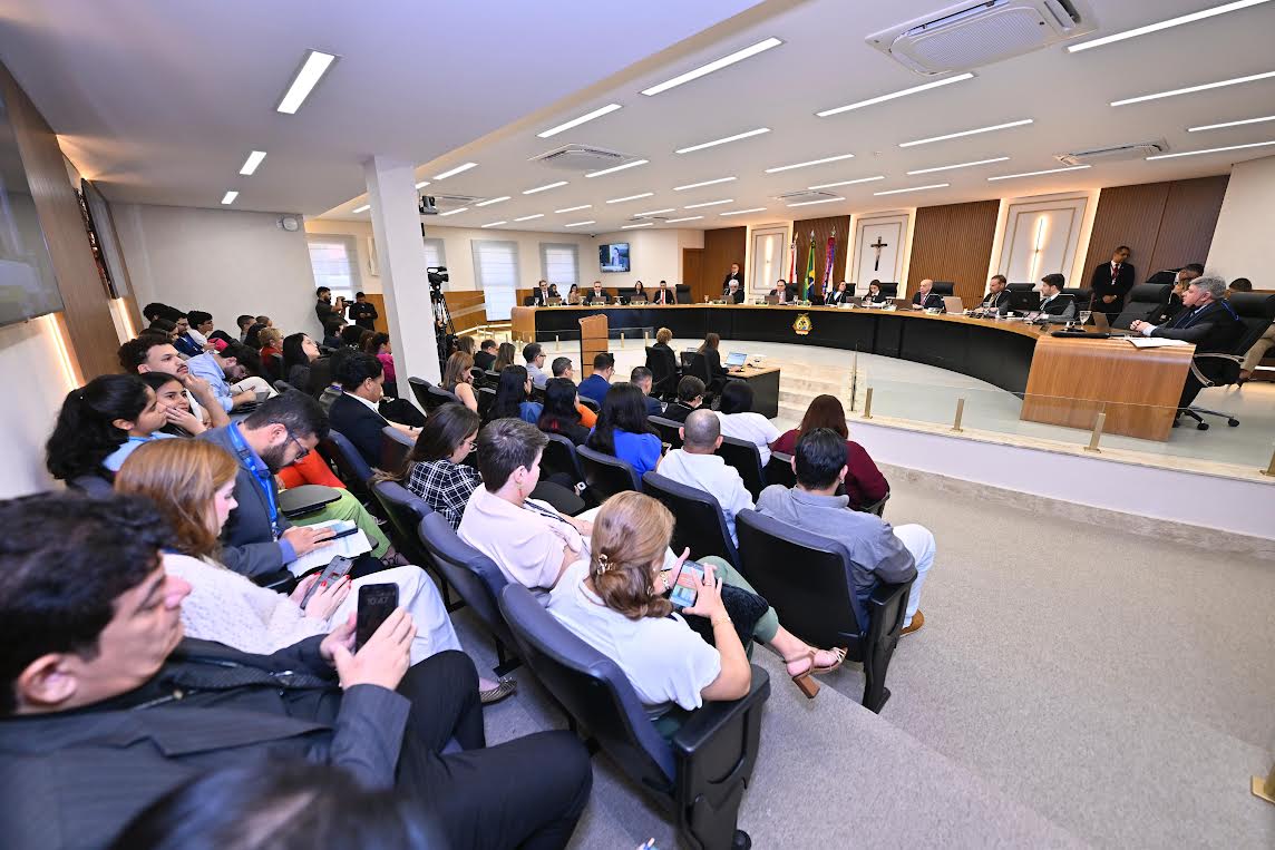 TCE-AM reprova contas da Câmara de Coari e determina devolução de R$ 55,4 mil aos cofres