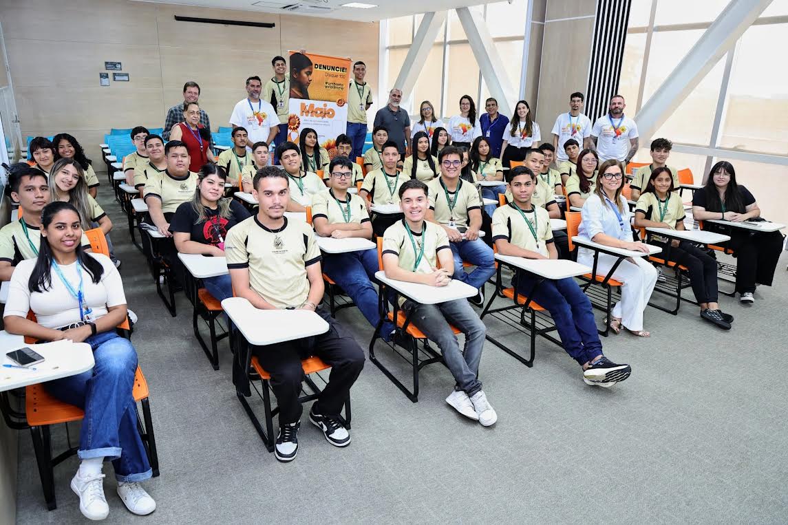TCE-AM realiza ação educativa com menores aprendizes em alusão ao Maio Laranja