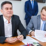 Prefeito David Almeida assina acordo com TJ-AM para perdoar 200 mil ações de dívidas pequenas da justiça