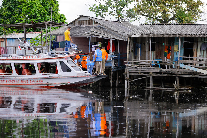 Prefeitura de Manaus realiza operação de monitoramento da orla da capital em meio à cheia do rio Negro