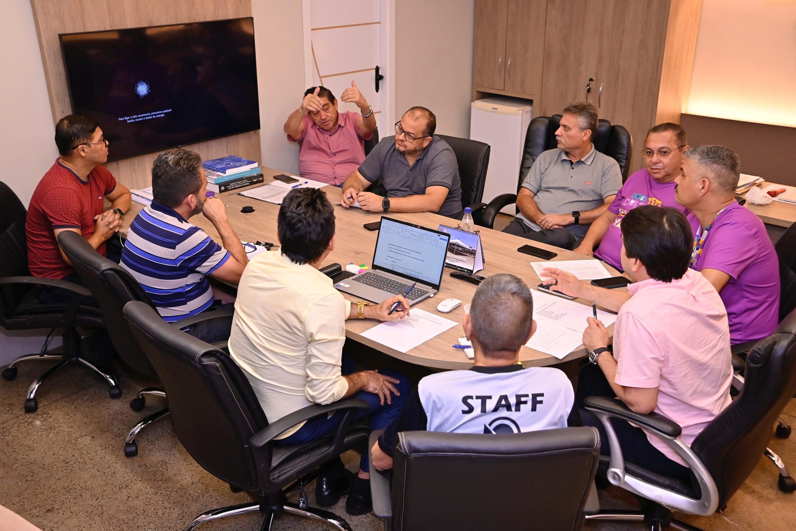 Prefeitura de Manaus realiza reunião de alinhamento com grupos folclóricos para o 67º Festival Folclórico do Amazonas