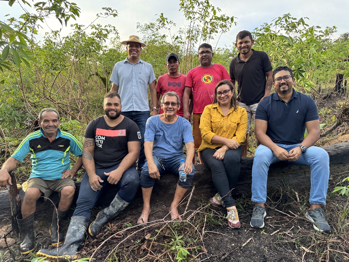 Prefeitura visita Comunidade Abelha e reforça apoio à produção de mandioca na zona rural de Manaus