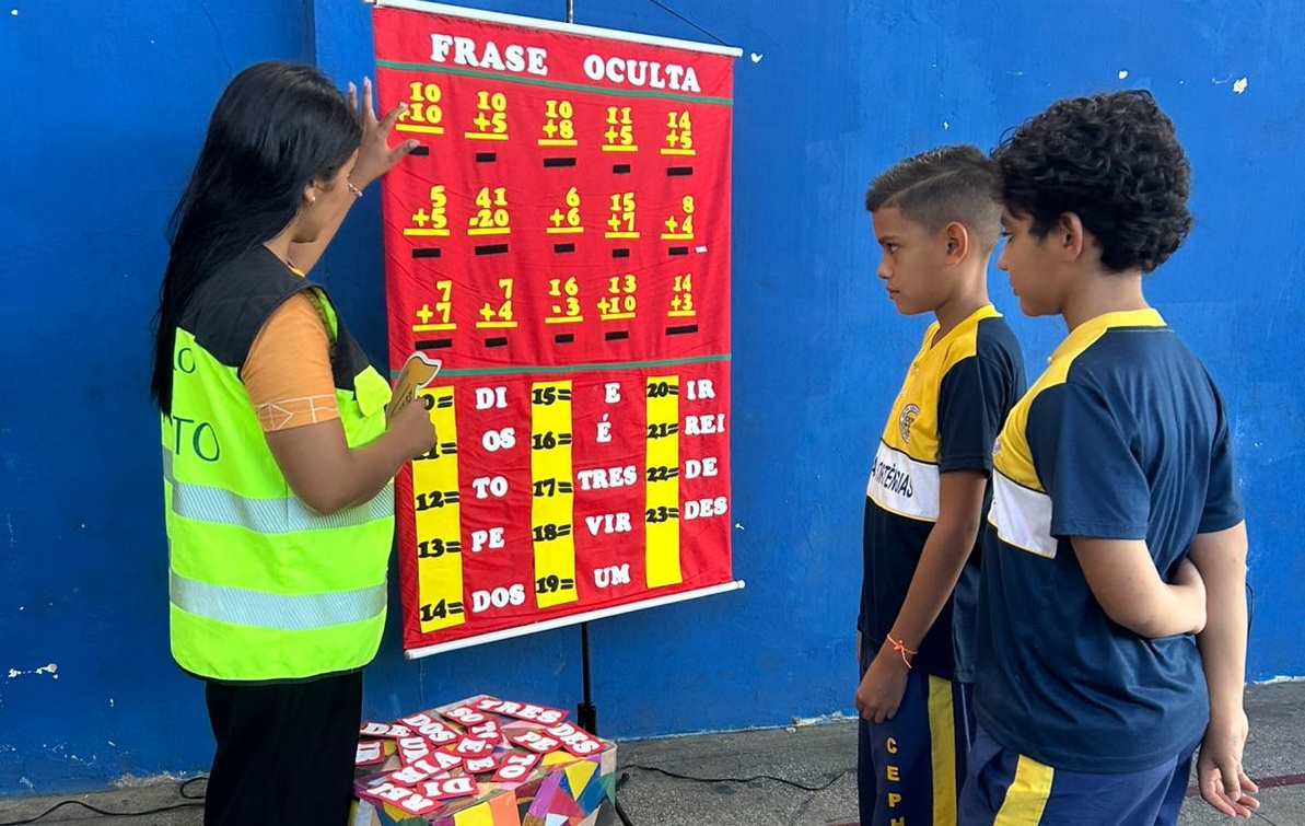 Prefeitura de Manaus leva ação do ‘Maio Amarelo’ para escola particular com jogos educativos e muita interação