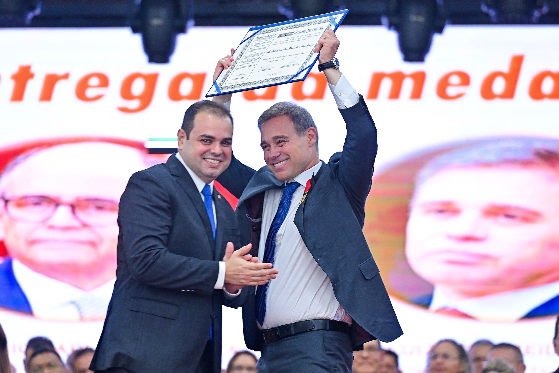 Presidente Roberto Cidade comanda Sessão Solene que outorgou honrarias a ministros do STF, STJ e jurista internacional