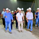 Prefeito David Almeida vistoria obras finais do complexo viário Rei Pelé e aprova intervenção artística no espaço