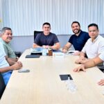 Prefeito David Almeida anuncia força-tarefa para regularizar 10 mil progressões na rede municipal de ensino