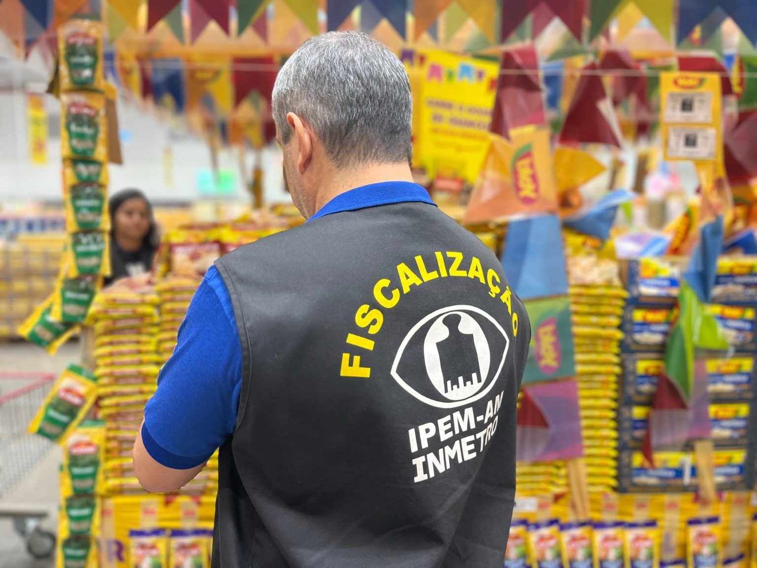 Operação Festas Juninas: Ipem-AM fiscaliza mais de 500 produtos da cesta básica