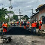 Tancredo Neves vira canteiro de obras com ‘Mutirão no Bairro’ e ruas ganham asfalto com ação da prefeitura