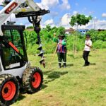 Prefeito David Almeida avança no reflorestamento urbano com mecanização da arborização em Manaus