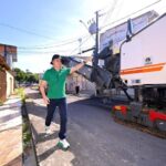 Prefeito David Almeida acompanha obras no conjunto Galiléia e anuncia avanço do asfaltamento com a chegada do verão