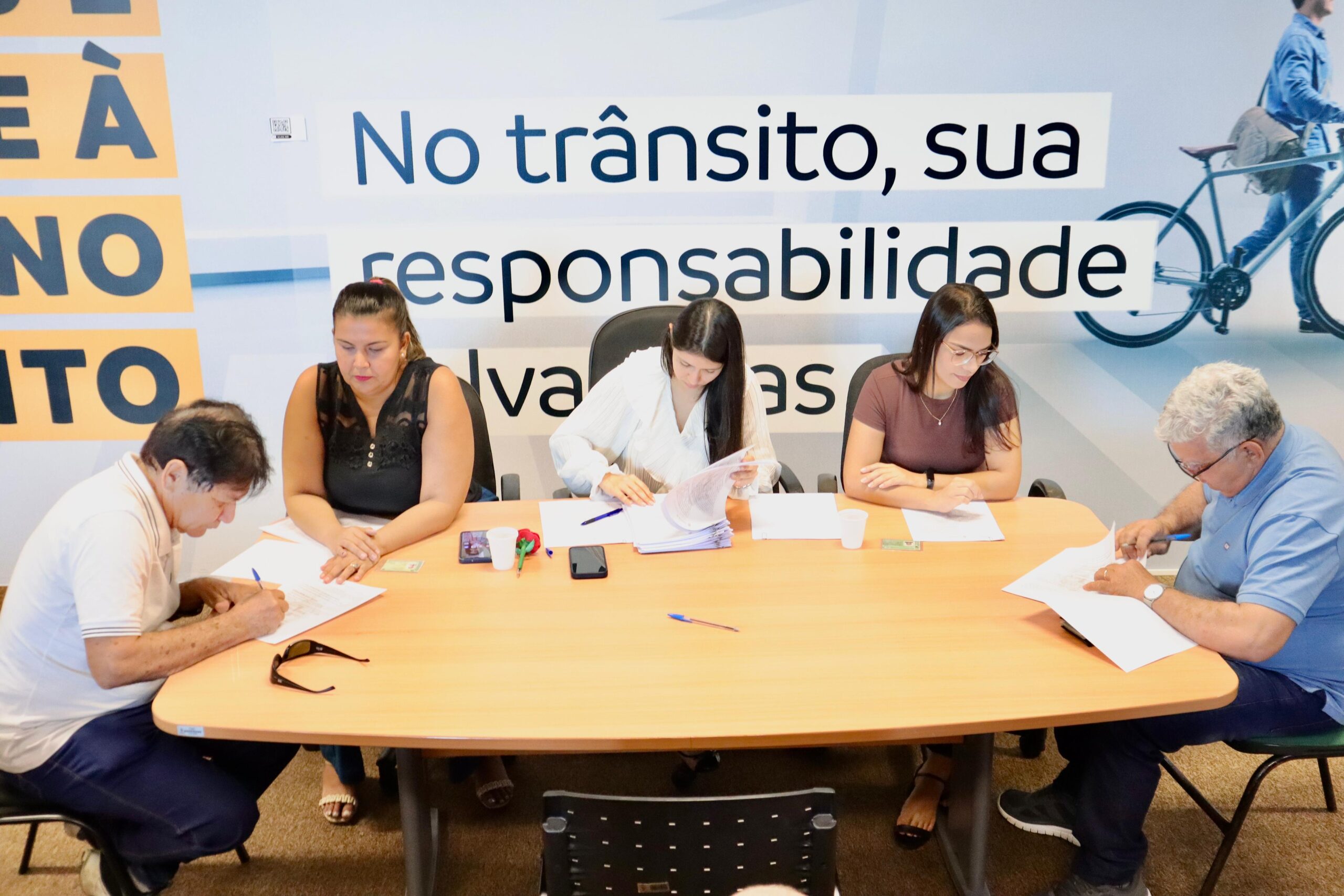 Prefeitura inicia fase de assinatura de contratos do sistema de transporte complementar