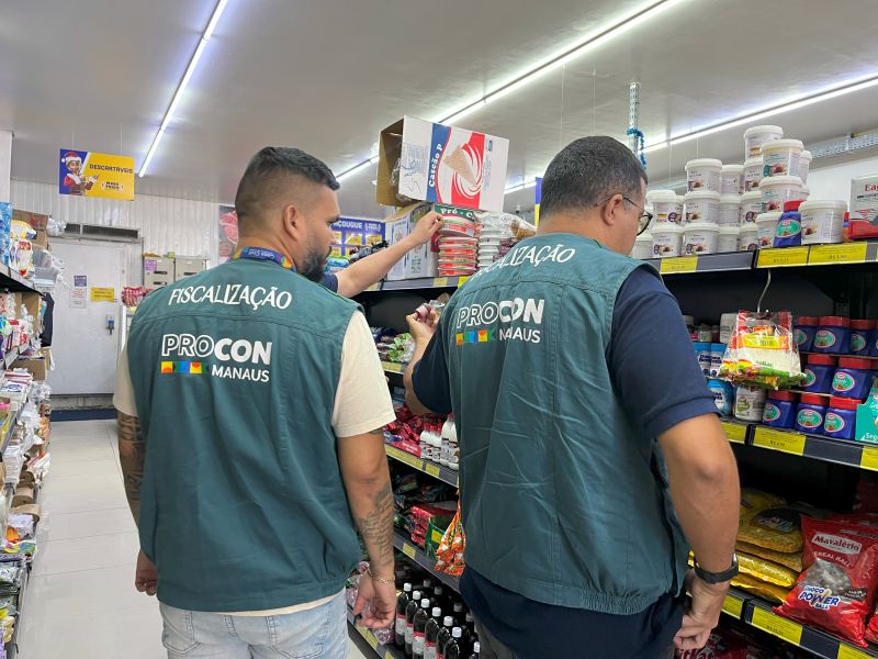 Procon Manaus e Visa Manaus realizam operação conjunta em supermercados para garantir segurança alimentar e proteção ao consumidor