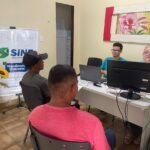 Prefeitura de Manaus leva atendimento do Sine a pessoas em situação de rua no bairro Petrópolis