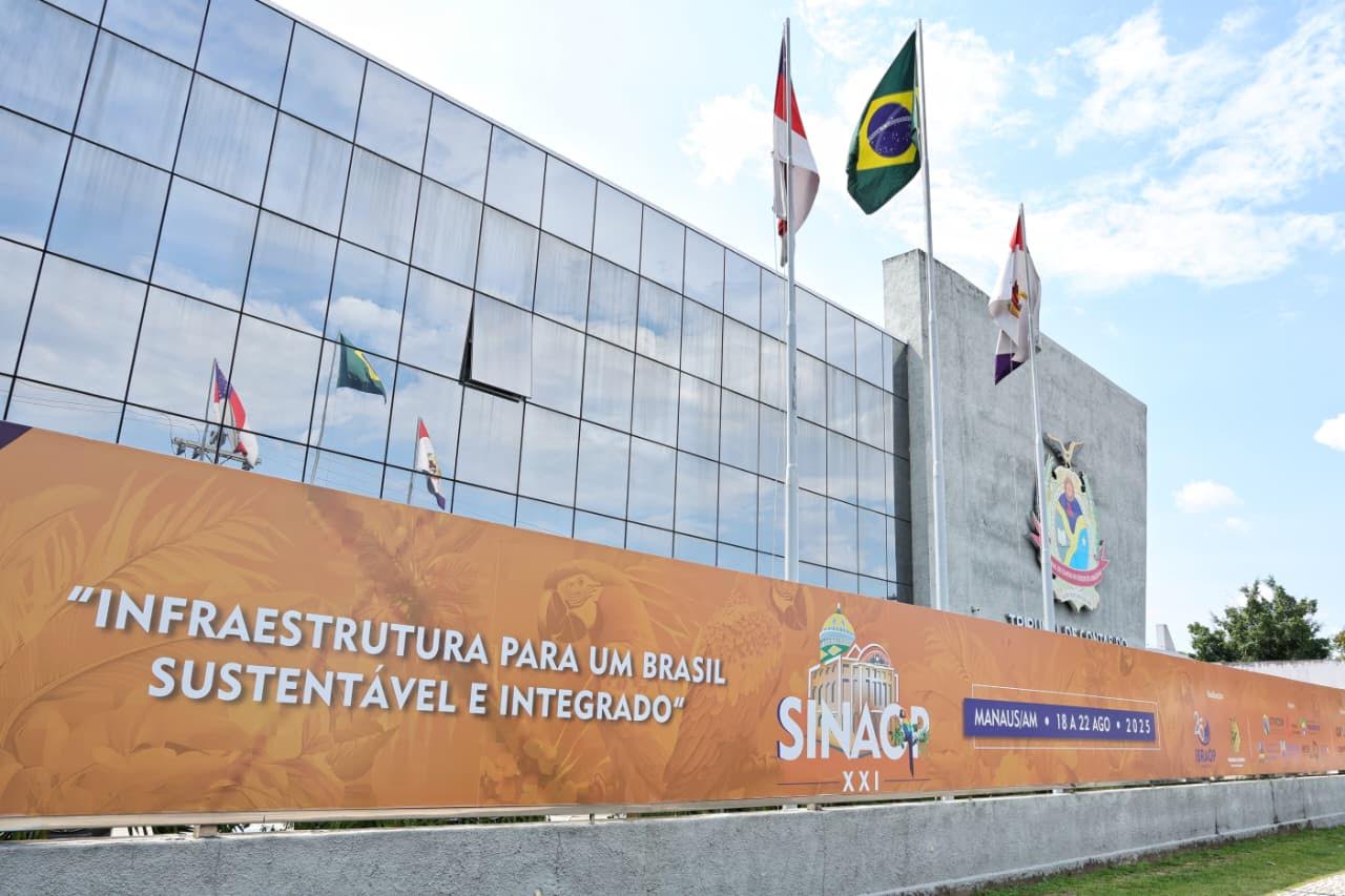TCE-AM protagoniza debates sobre obras e meio ambiente no Sinaop 2025