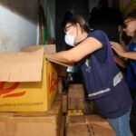 Prefeitura notifica comércio ilegal e apreende produtos irregulares, em reordenamento do centro histórico