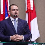 Presidente Roberto Cidade propõe política estadual para reduzir uso de plásticos nas escolas do Amazonas