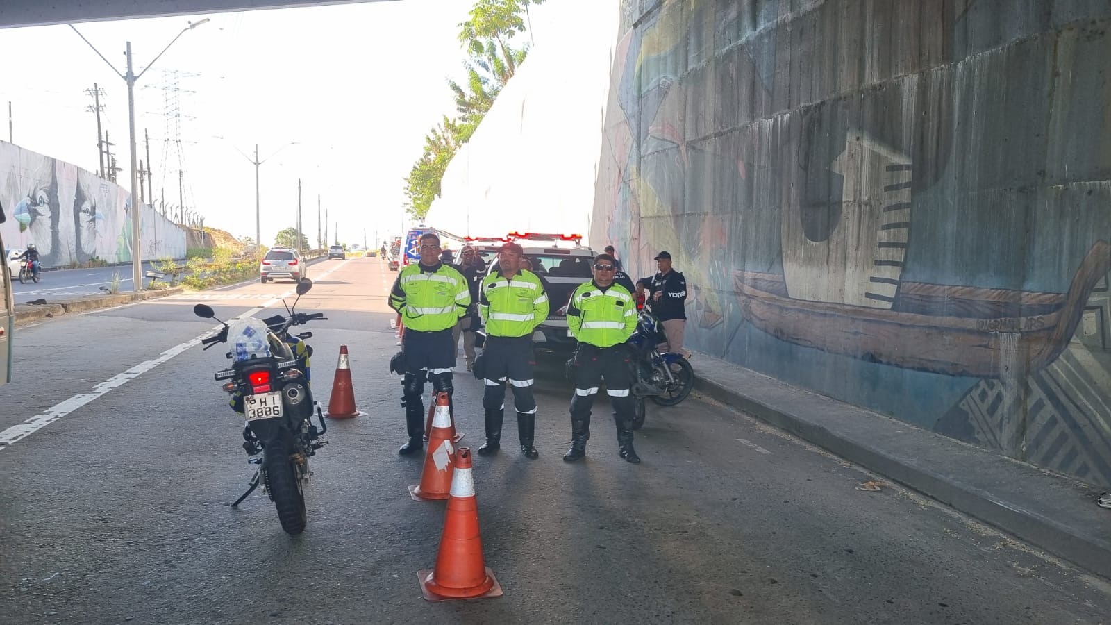 Operação de fiscalização da Prefeitura de Manaus autua 62 veículos nas zonas Norte e Leste da cidade