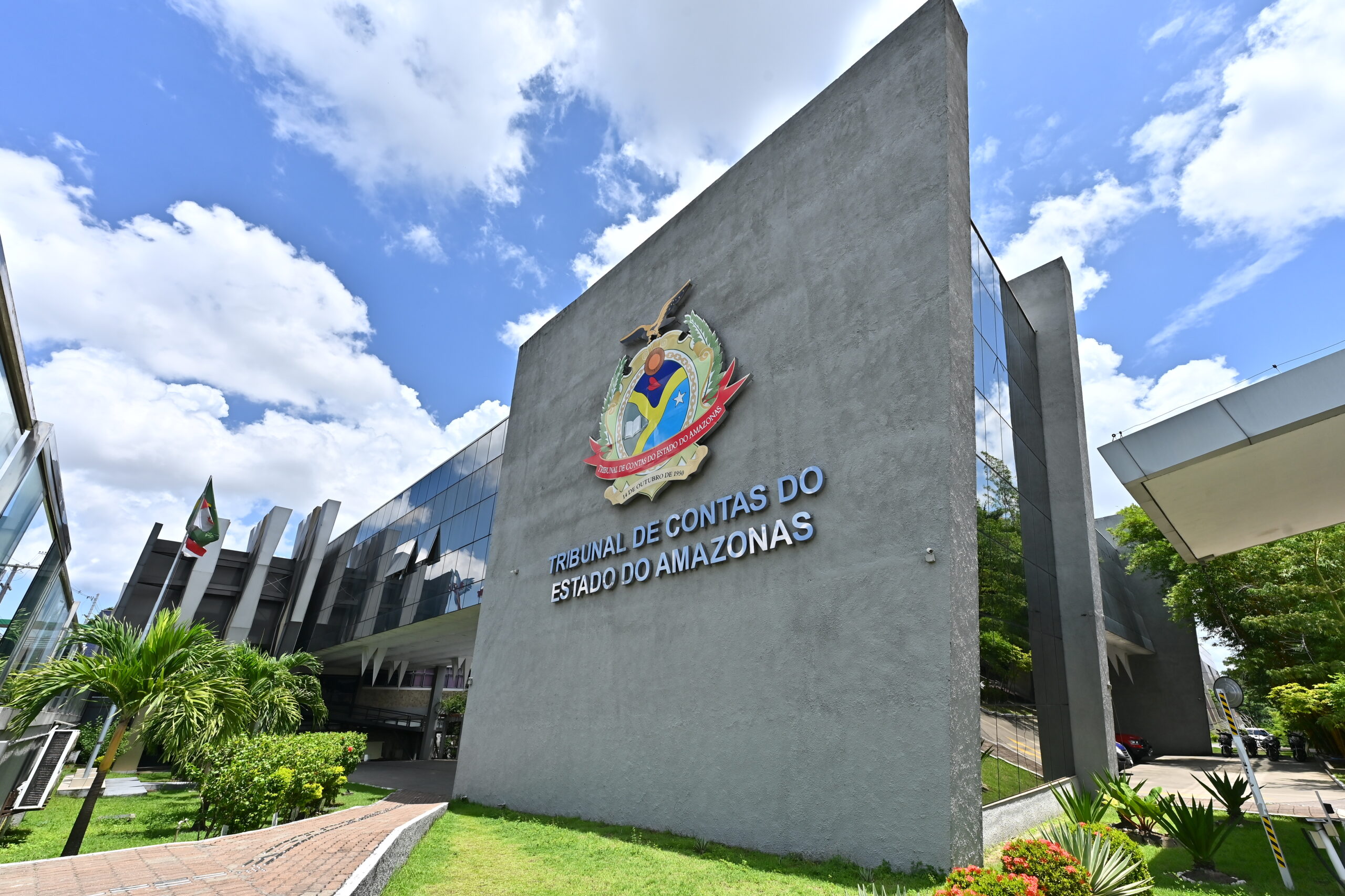 Pleno do TCE-AM terá 228 processos em pauta na sessão desta segunda-feira (18)
