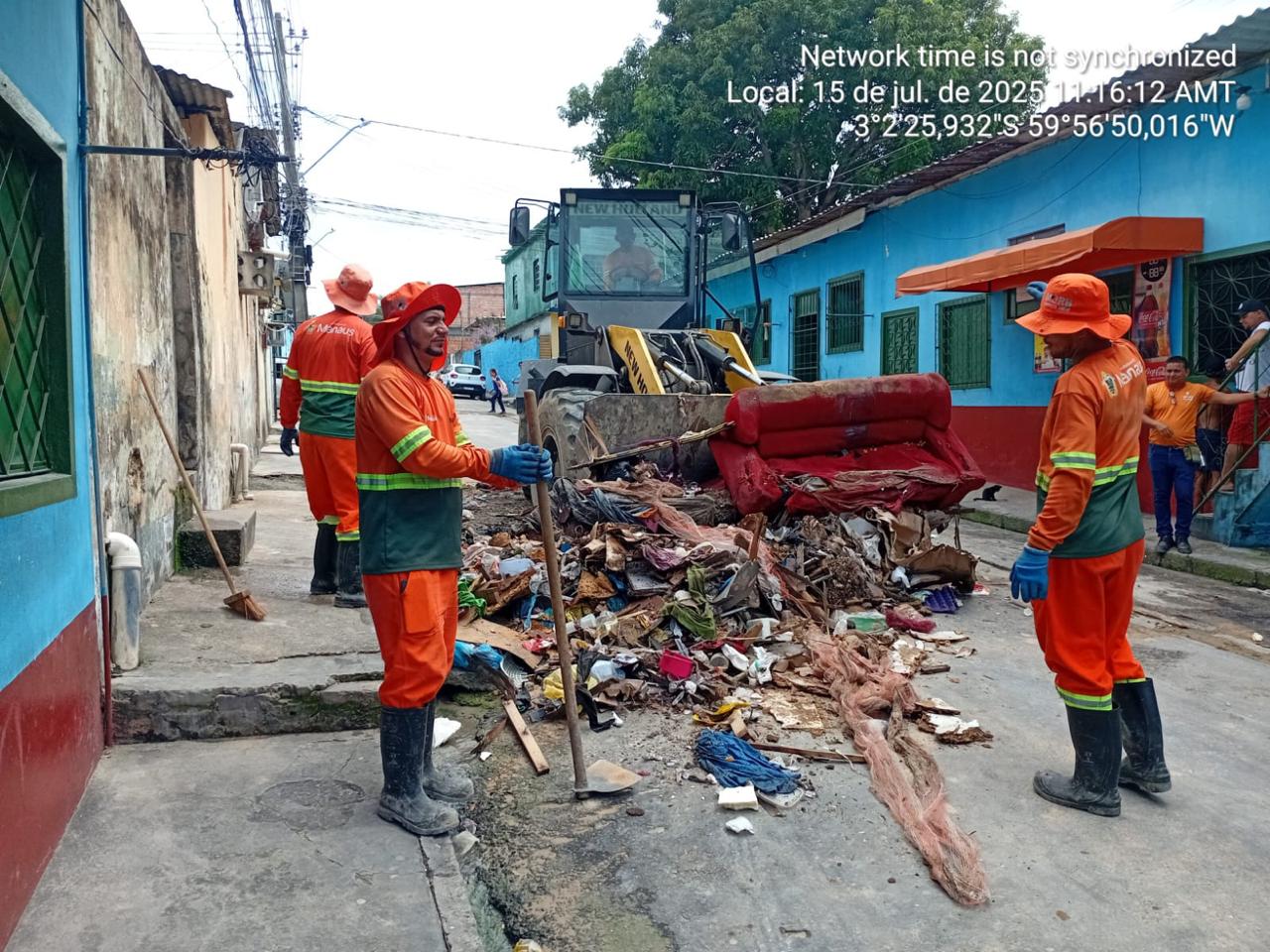 Força-tarefa da prefeitura elimina mais de 1,2 mil lixeiras irregulares em Manaus no primeiro mês de atuação